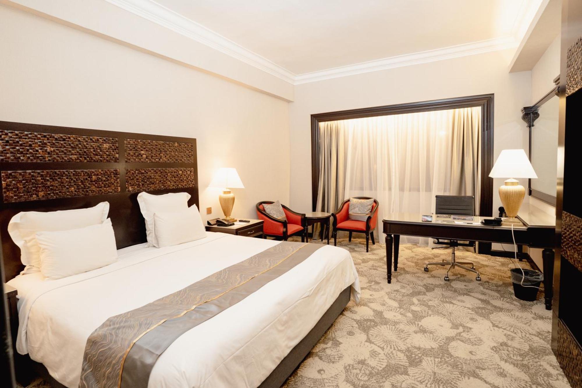 Renai Hotel 4*